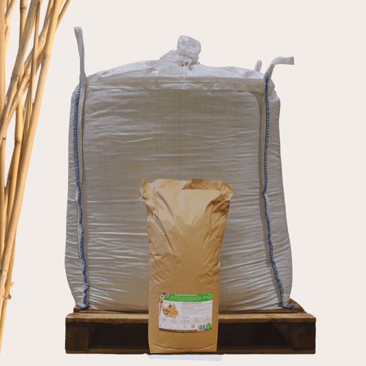 Miscanthus Hühnerstreu im 500 kg BigBag auf Palette – natürliche Einstreu für Nistplätze, staubarm und saugstark